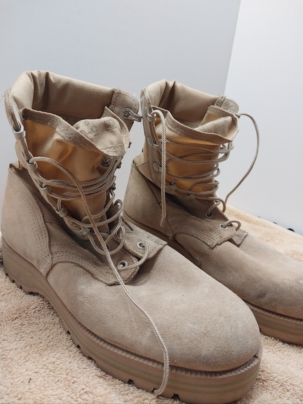 Vibram Men's Lace-Up Tactical Boots in Tan